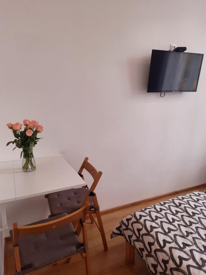 קטוביץ Sleep And Go Apartment - Free Parking מראה חיצוני תמונה